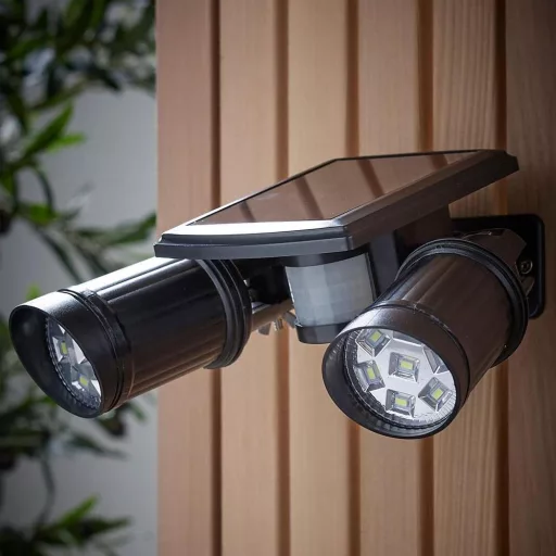 Luce LED solare a doppia testa con sensore di movimento e funzione crepuscolare