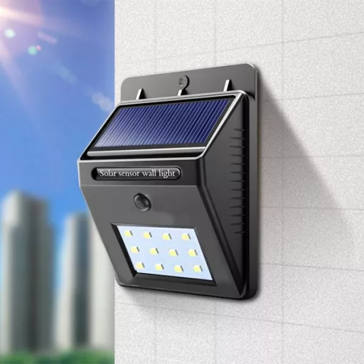 Set di 4 lampade solari da parete con sensore crepuscolare, impermeabili IP64, 12 ore di autonomia