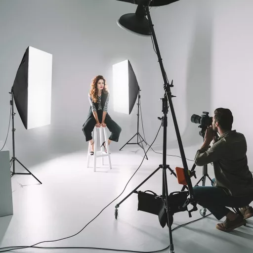 Kit di illuminazione da studio portatile con luce bianca fredda 5500K e treppiede regolabile