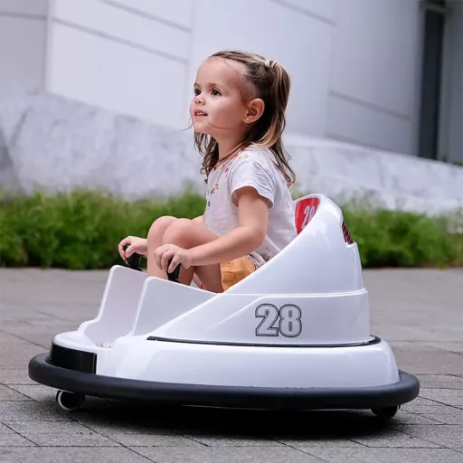 Auto da scontro elettrica per bambini con telecomando, rotazione a 360°, cintura di sicurezza e 200 palline
