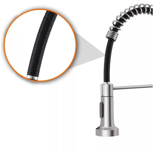Rubinetto da cucina estraibile con tubo flessibile e testa di spruzzo staccabile